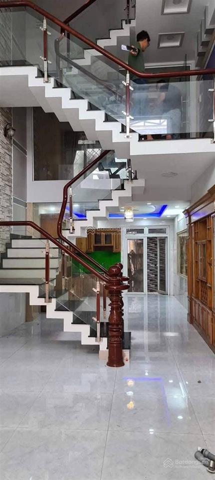Cho thuê nhà 20/ hxh nguyễn văn dung p6 gò vấp 4m x 17m 4pn 4wc