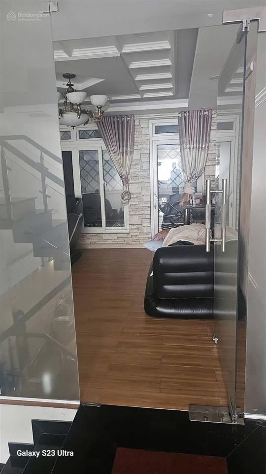 Cho thuê nhà 20/ hxh nguyễn văn dung p6 gò vấp 4m x 17m 4pn 4wc