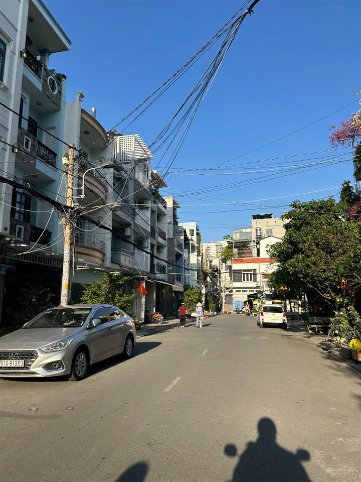 Tân sơn nhì  4 tầng  ngang 4,5m  đối diện công viên  8tỷ nhỉnh