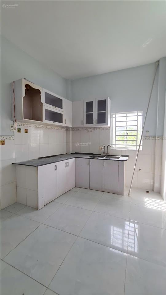 Nhà 2 lầu ngay ngã 3 tân kim quốc lộ 50, giá chỉ 1 tỷ 750tr