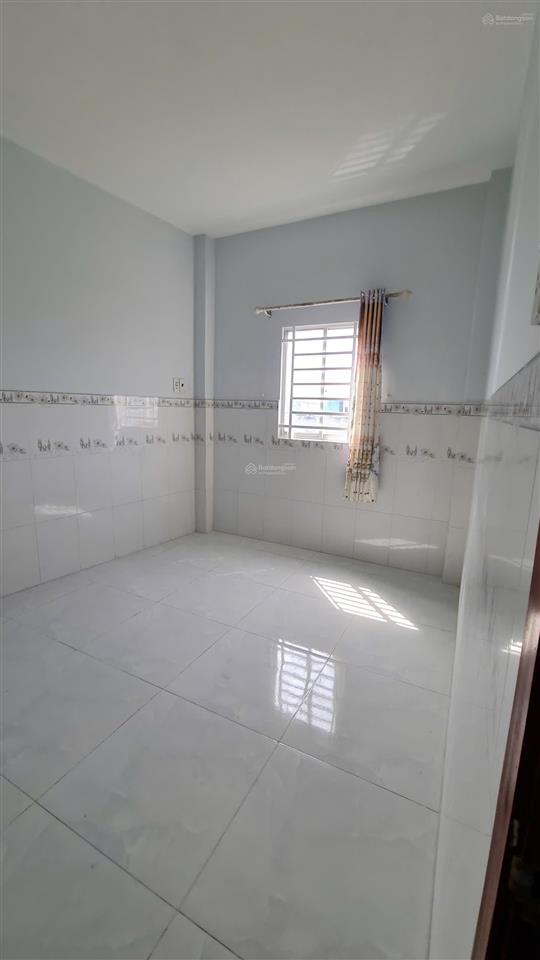 Nhà 2 lầu ngay ngã 3 tân kim quốc lộ 50, giá chỉ 1 tỷ 750tr