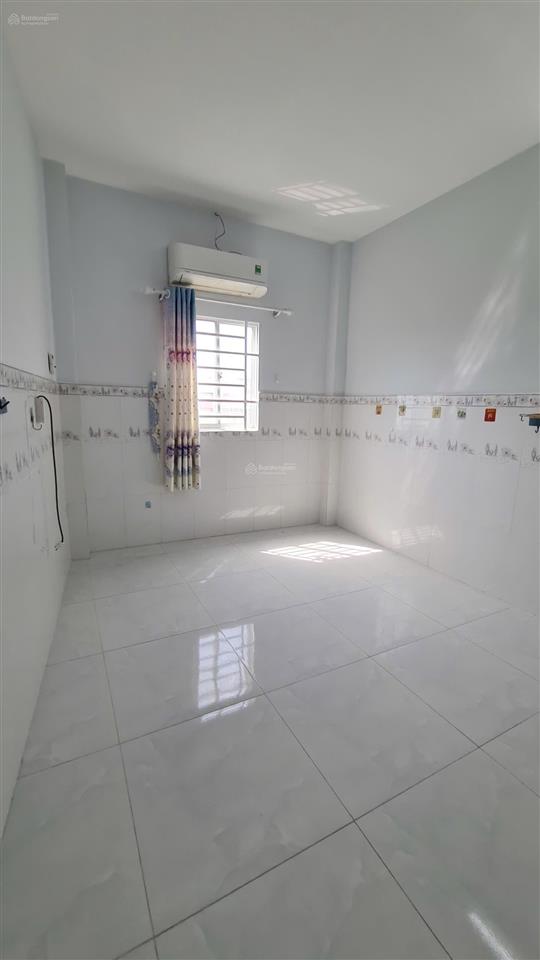 Nhà 2 lầu ngay ngã 3 tân kim quốc lộ 50, giá chỉ 1 tỷ 750tr