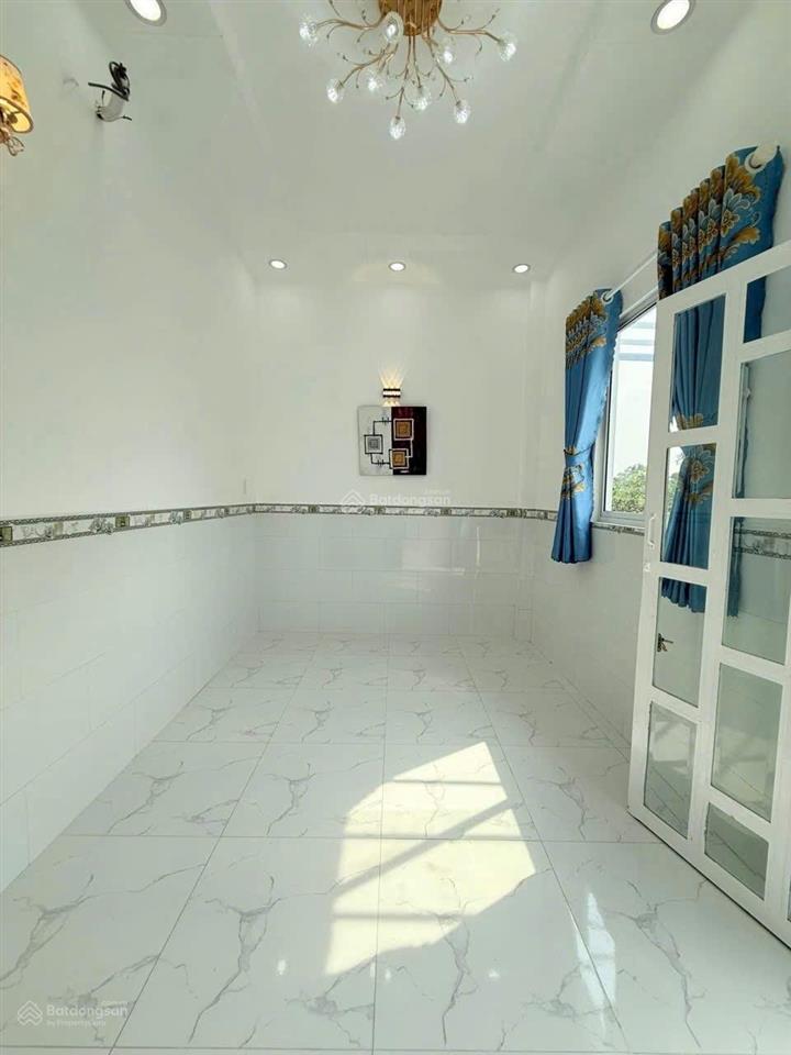 Nhà hoàn công ngay trung tâm thị trấn cần giuộc giá rẻ