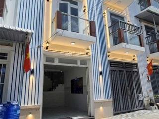 Nhà 2 lầu đường ô tô ngay trung tâm cần giuộc giá chỉ 1 tỷ 650tr