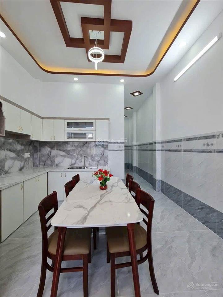 Nhà mới xây ngay trung tâm cần giuộc, sổ hồng hoàn công