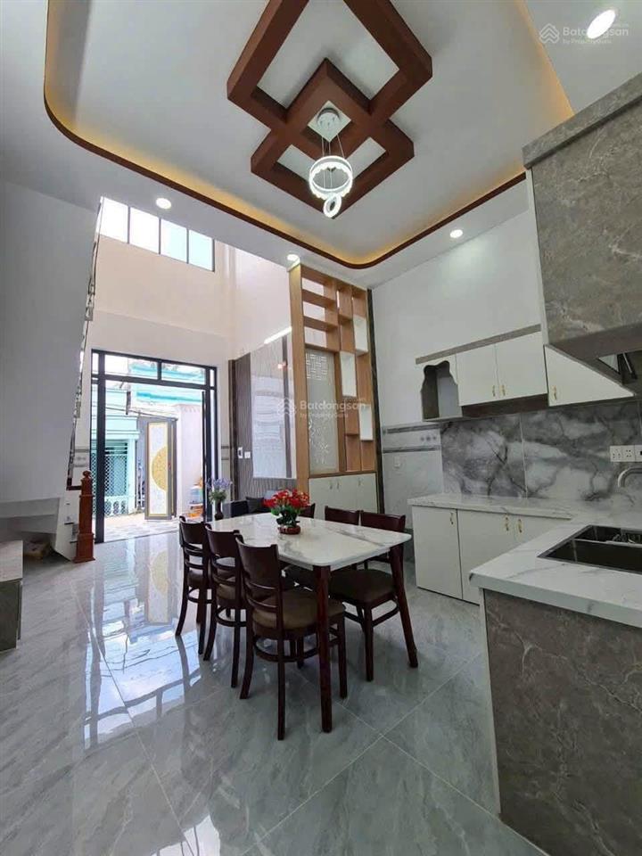 Nhà mới xây ngay trung tâm cần giuộc, sổ hồng hoàn công