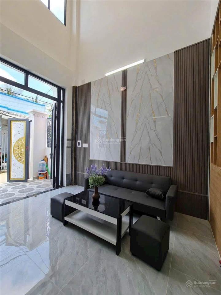 Nhà mới xây ngay trung tâm cần giuộc, sổ hồng hoàn công