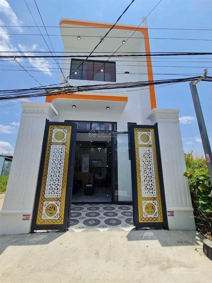 Nhà mới xây ngay trung tâm cần giuộc, sổ hồng hoàn công