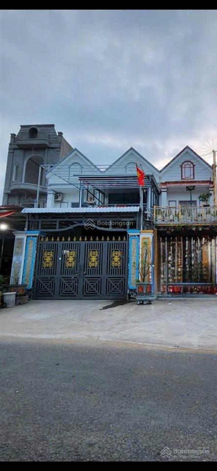 Chủ kẹt tiền cần bán gấp căn nhà mặt tiền kinh doanh ở cần giuộc