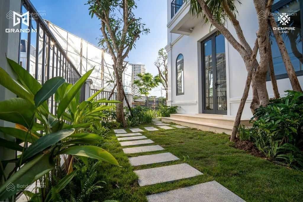 Chính chủ cần bán gấp biệt thự solasta 170m giá nhỉnh 28 tỷ sổ đỏ.  0944 960 ***