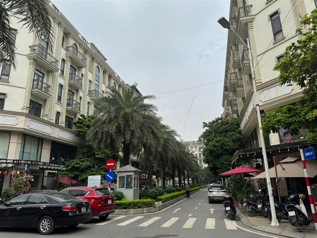 Bán nhanh him lam vạn phúc 98m, hoàn thiện 7 tầng thang máy xịn xò. giá nhỉnh 30 tỷ.  0944 960 ***