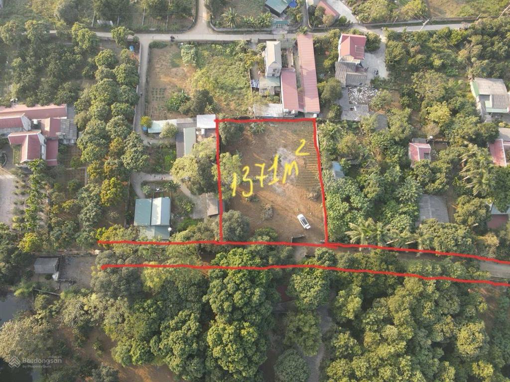Chính chủ cần bán 1371m2 đất tại xã nhuận trạch, sau trường cao đẳng cộng đồng hà tây