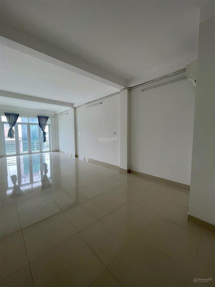 Mặt tiền trương vĩnh ký, đoạn gần luỹ bán bích