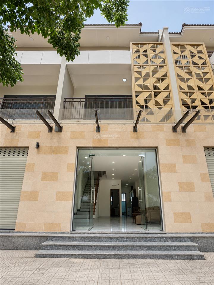 Cho thuê nhà mặt tiền dân chủ  kđt suncasa central  5 pn  nhà mới full nội thất  18triệu/tháng