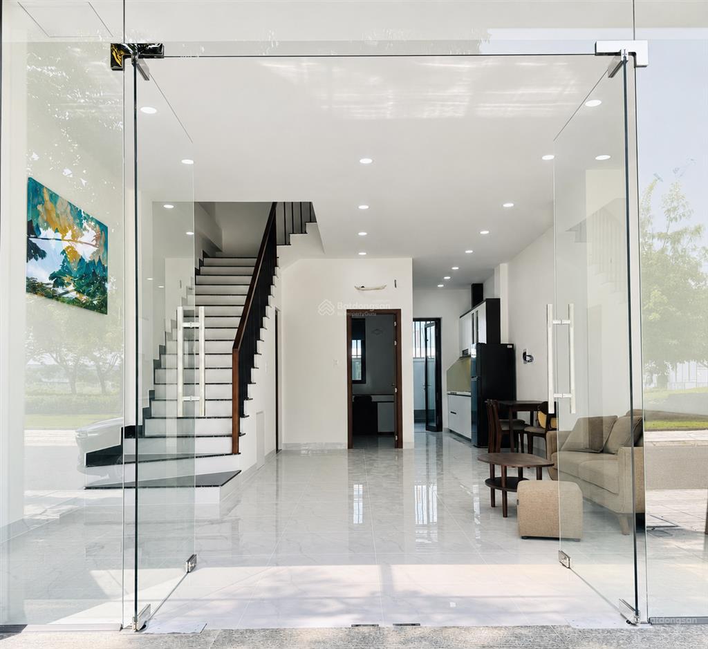 Cho thuê nhà mặt tiền dân chủ  kđt suncasa central  5 pn  nhà mới full nội thất  18triệu/tháng
