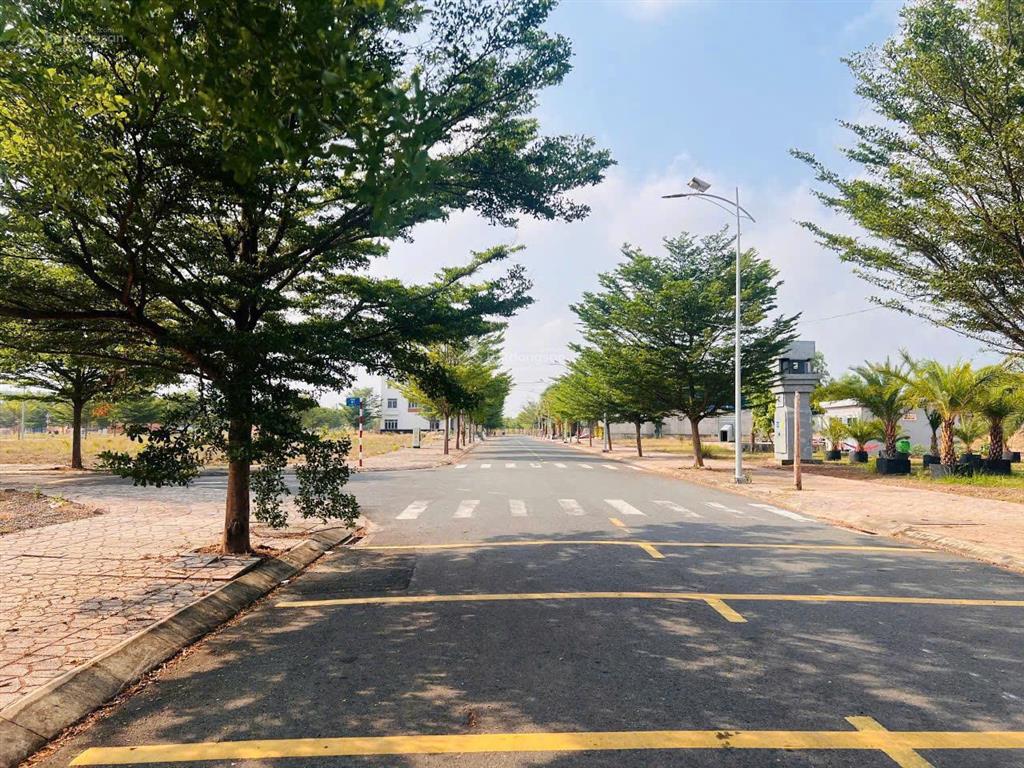 Lô đất mặt tiền sau lưng đại học việt đức và sát bên đh thủ dầu một, đã có sổ hồng