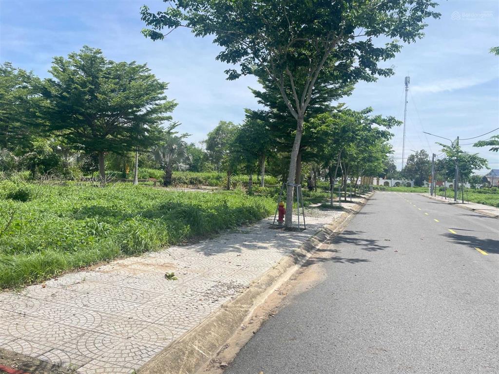 Cần tiền bán gấp nền 90m2 giá chỉ 730 triệu. sổ sẵn công chứng ngay.  em tiên hỗ trợ 0941 329 ***