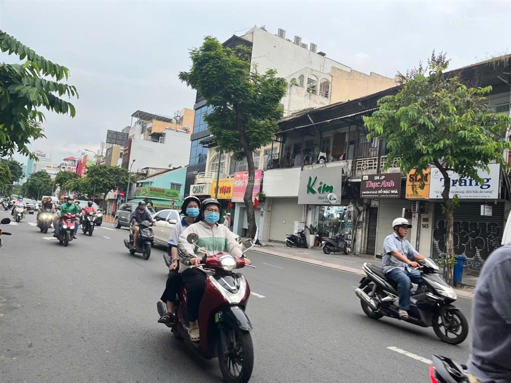 Bán nhà mặt tiền đinh tiên hoàng, phường sài gòn, dt 4 x 16m,2 tầng. giá bán chỉ 18.2 tỷ