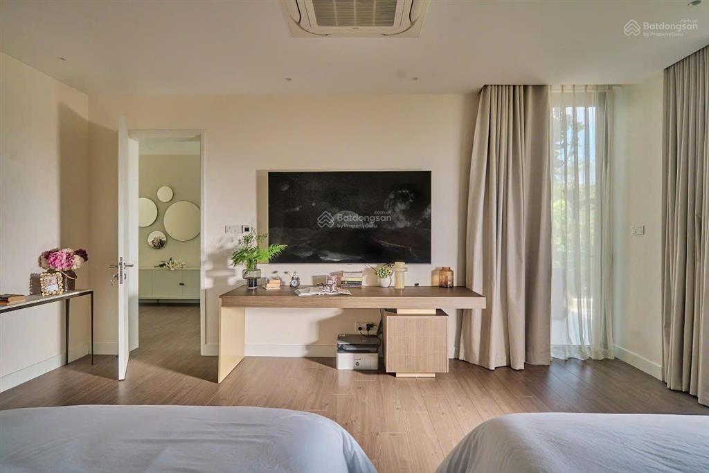 Bán biệt thự khu compound nguyễn văn hưởng, thảo điền dt 15 x 26m. 4 tầng. giá chỉ 88 tỷ