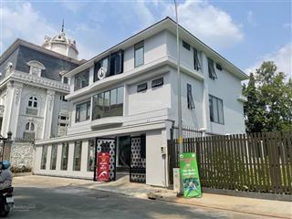Bán biệt thự khu compound nguyễn văn hưởng, thảo điền dt 15 x 26m. 4 tầng. giá chỉ 88 tỷ