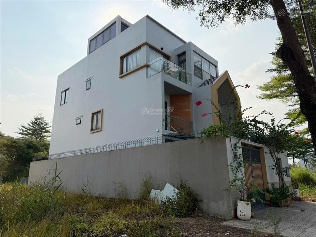 Bán nền đất khu thời báo kinh tế đường bưng ông thoàn, q9 cũ, dt 8 x 20m, ctxd 3 tầng, giá 10.1 tỷ