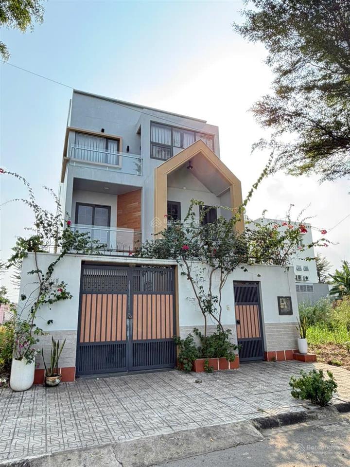 Bán nền đất khu thời báo kinh tế đường bưng ông thoàn, q9 cũ, dt 8 x 20m, ctxd 3 tầng, giá 10.1 tỷ