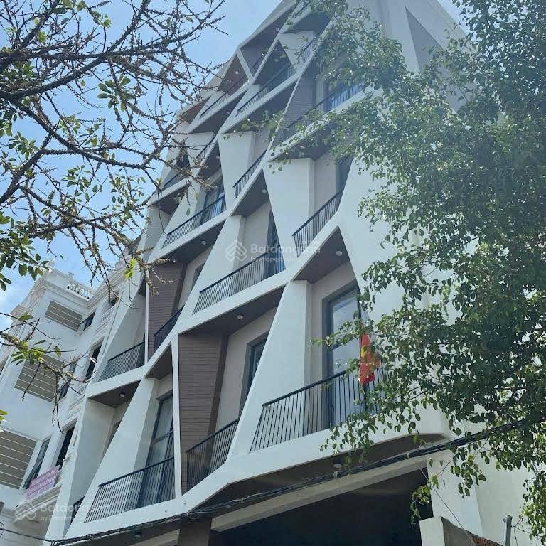 Bán tòa nhà chdv đường nguyễn văn linh, quận 7,dt 15 x 45m, hđt 700tr. giá 159 tỷ