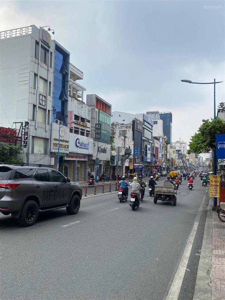 Bán nhà mặt tiền đường phan đình phùng, phú nhuận cũ, dt 10 x 18m. hẩm 4 tầng. giá bán chỉ 41 tỷ