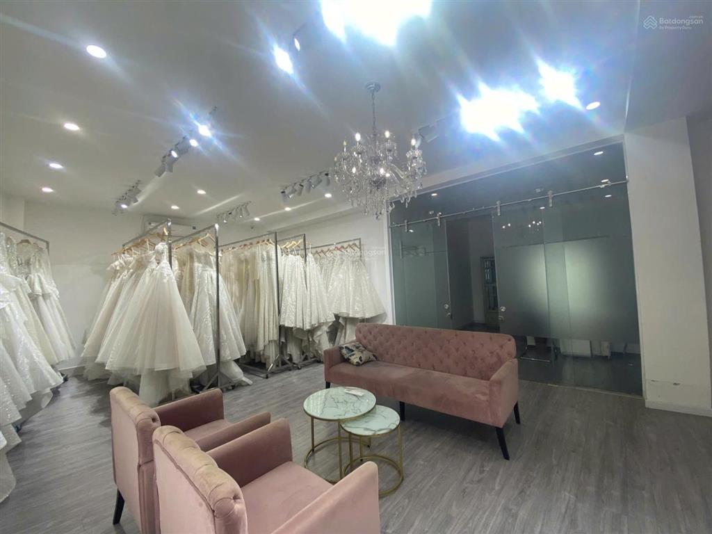 Bán nhà mặt tiền đường phan đình phùng, phú nhuận cũ, dt 10 x 18m. hẩm 4 tầng. giá bán chỉ 41 tỷ