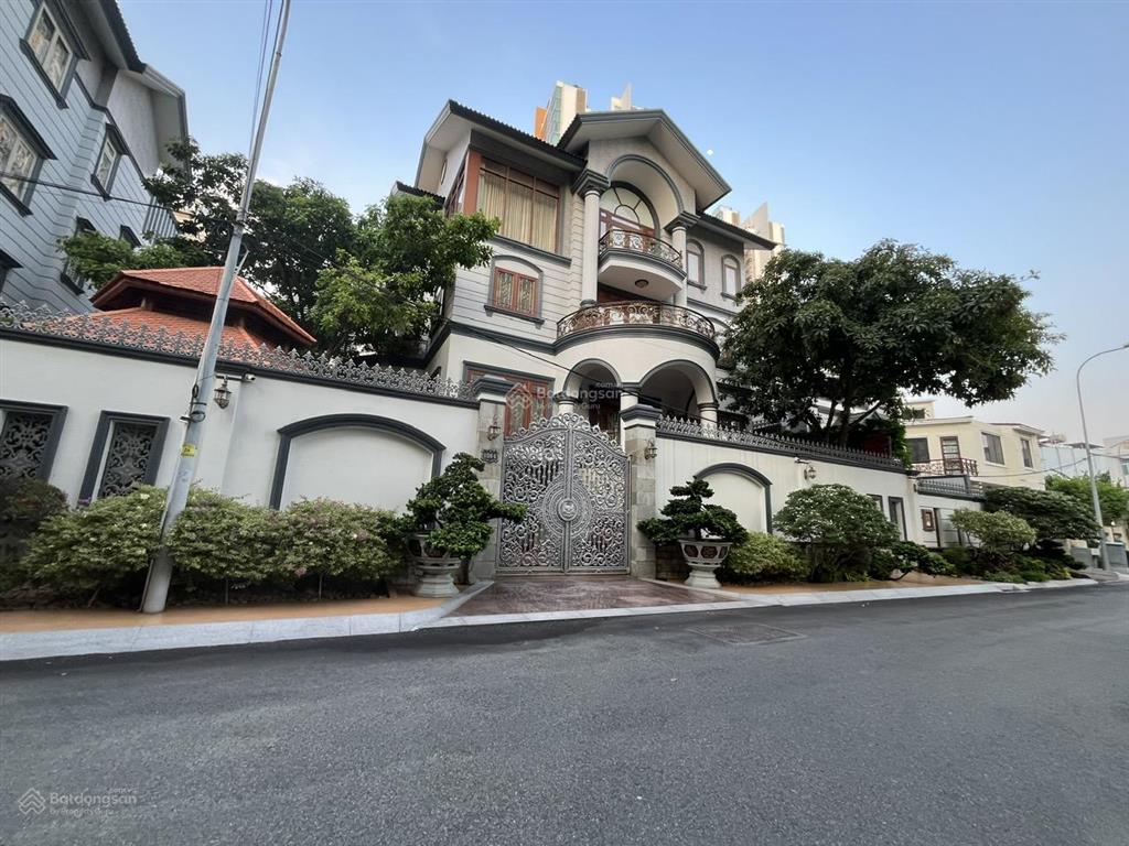 Bán biệt thự khu compound nguyễn văn hưởng, thảo điền, dt 20 x 33m, 3 tầng. giá chỉ 116 tỷ