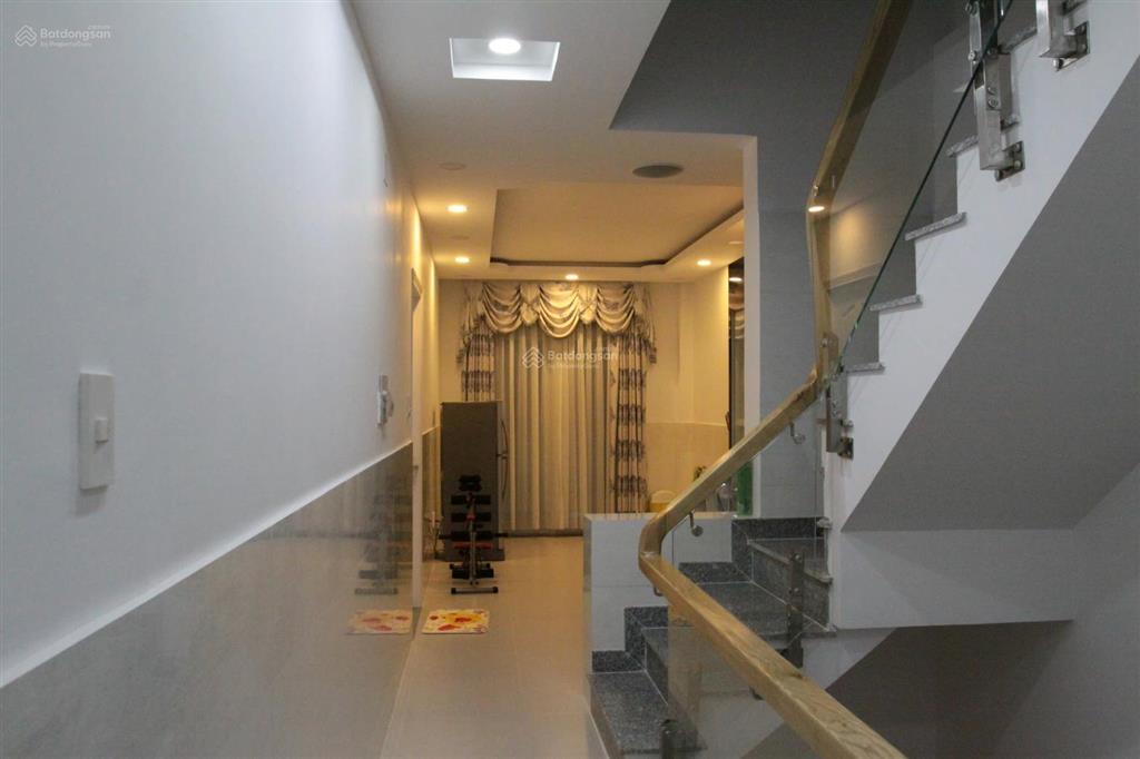 Hẻm ô tô để trong nhà tân bình (6.3x11m) 3 tầng ở liền giá chỉ 10.8 tỷ