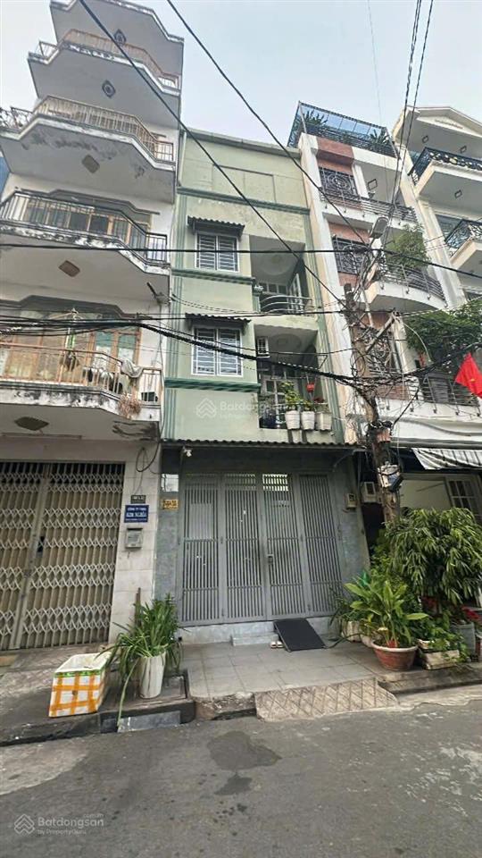Bán nhà hẻm nhựa xe hơi 766a lạc long quân (4x15m) 4 tầng ở ngay giảm còn 10 tỷ