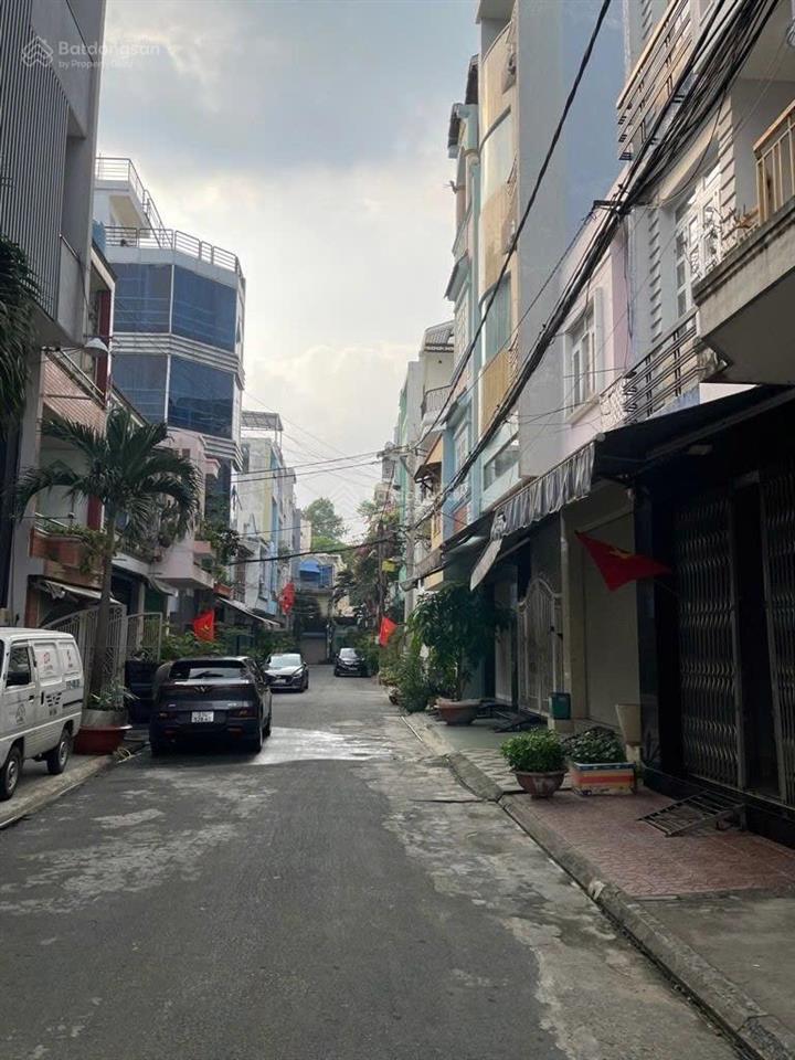 Bán nhà hẻm nhựa xe hơi 766a lạc long quân (4x15m) 4 tầng ở ngay giảm còn 10 tỷ