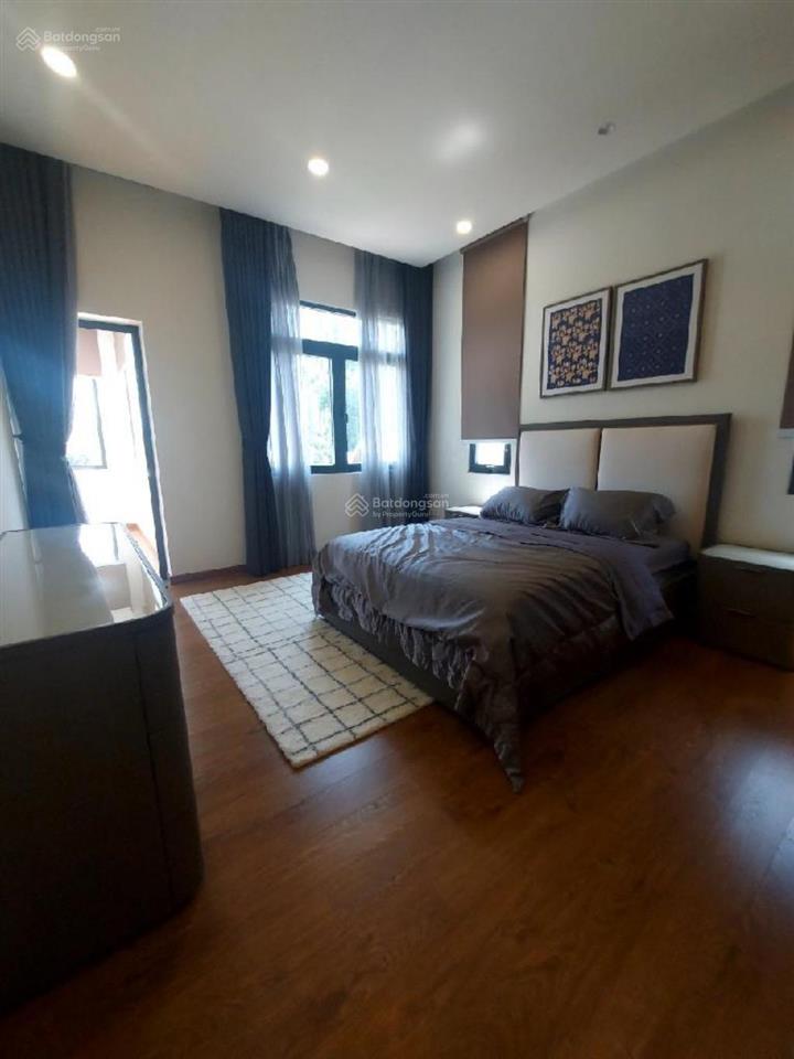 Gấp bán! biệt thự sân vườn đẳng cấp quận 7  1.012m² ngang 15 nở hậu (23.5x53)  ngay lâm văn bền