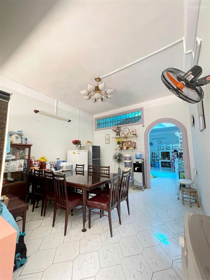Gấp bán giảm 600tr còn 10,8 tỷ  lê đại hành q11  đường 8m  87m²(4x21.6)  3 tầng btct  ô tô ngủ