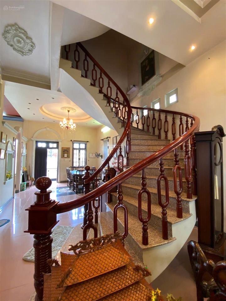 Biệt thự đẳng cấp  khu sân bay tân sơn nhất  có hầm xe  266 m² ngang (8x33.5)  cực hiếm