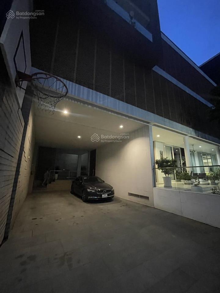 Cực hiếm! biệt thự ngay hoàng văn thụ quận tân bình  750 m²  hầm xe thang máy hồ bơi đầy đủ