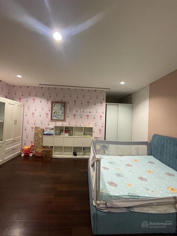 Cực hiếm! biệt thự ngay hoàng văn thụ quận tân bình  750 m²  hầm xe thang máy hồ bơi đầy đủ