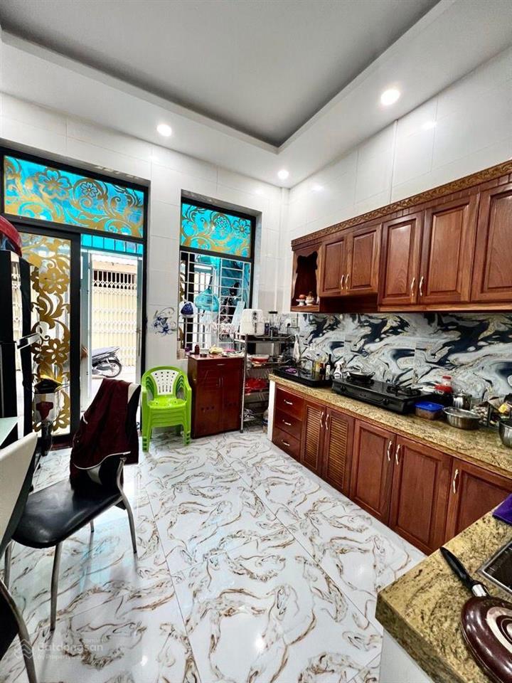 Bán nhà 2 mặt tiền sát cầu hậu giang q6 4 x 16 ko lộ giới 4 tầng nhà mới đẹp giá 8,x tỷ