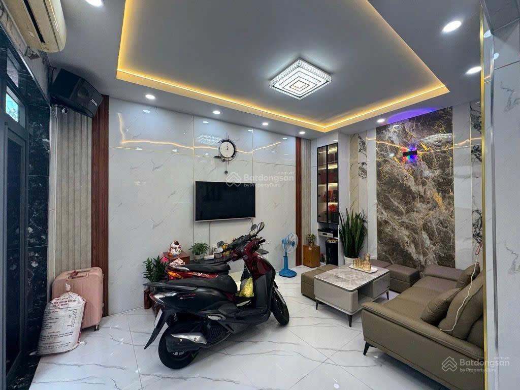 Bán nhà mới đẹp ở ngay lý chiêu hoàng q6 chỉ 4,3 tỷdt 7 x 62 tầng