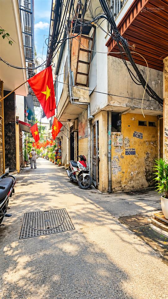 Cực hiếm tây hồ, bán nhà thụy khuê 3,9 tỷ nhà đẹp 2 ngủ, cách phố 100m, gần chu văn an, lăng bác