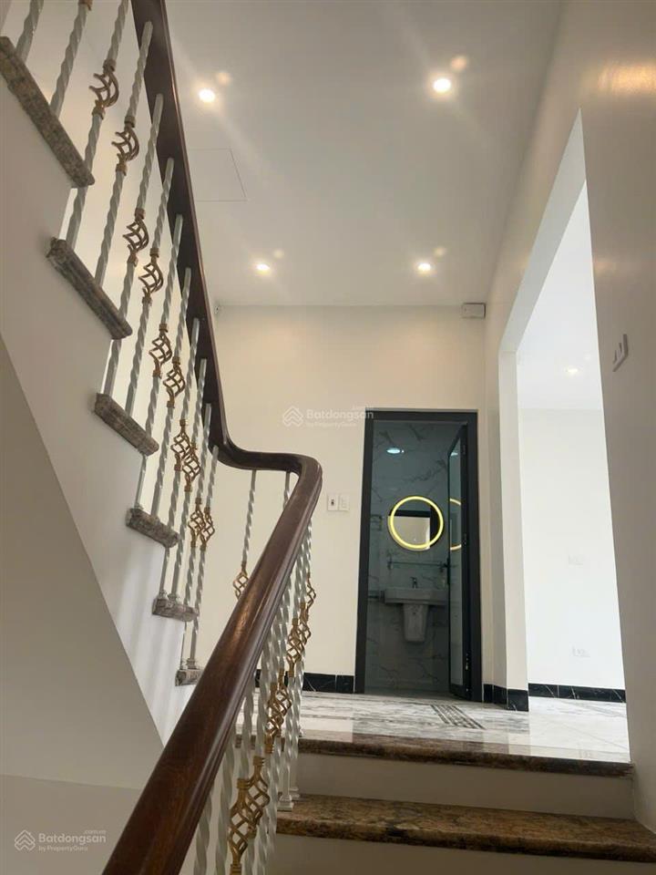 Cho thuê liền kề 90m2 hoàn thiện cơ bản tại vin ocp1 gia lâm giá chỉ 20tr/th