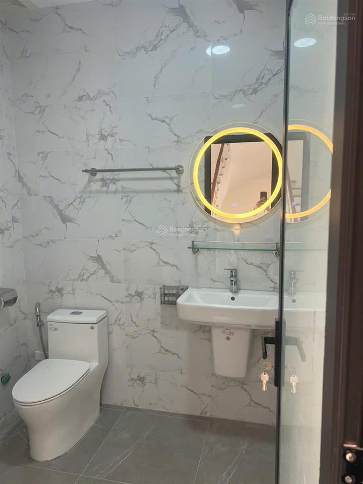 Cho thuê liền kề 90m2 hoàn thiện cơ bản tại vin ocp1 gia lâm giá chỉ 20tr/th