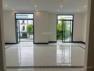 Cho thuê liền kề 90m2 hoàn thiện cơ bản tại vin ocp1 gia lâm giá chỉ 20tr/th