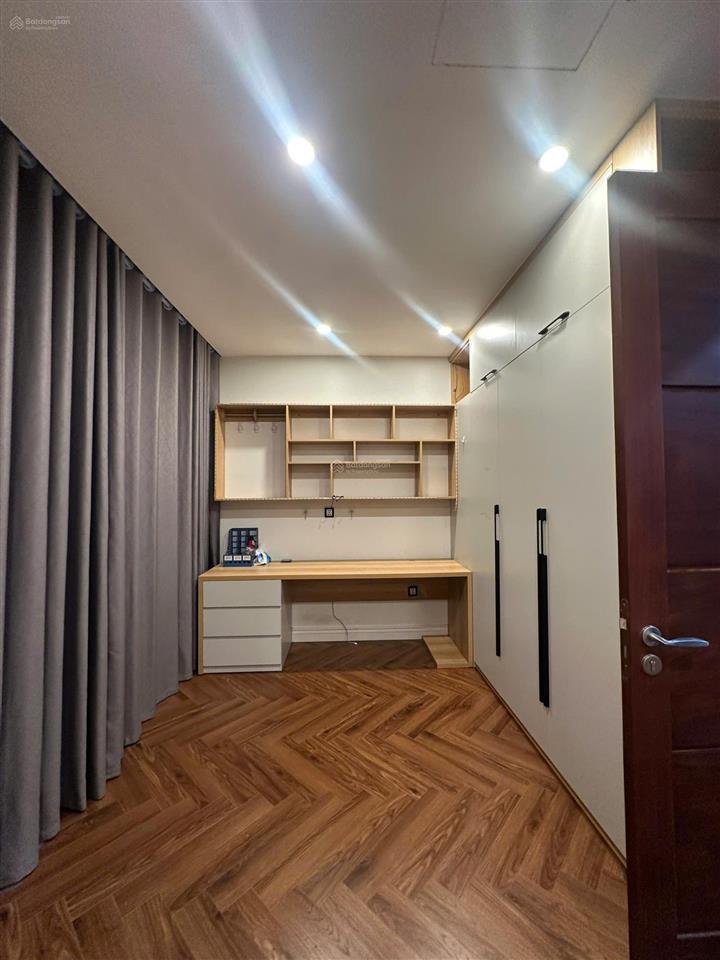 Cho thuê biệt thự song lập ngọc trai  full đồ luxury, có thang máy giá chỉ 40tr/th
