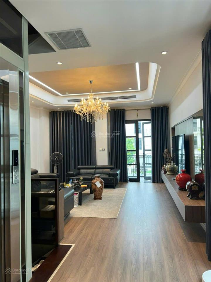 Cho thuê biệt thự san hô full đồ có thang máy giá 30tr/th  vị trí đẹp tại vin ocean park 1