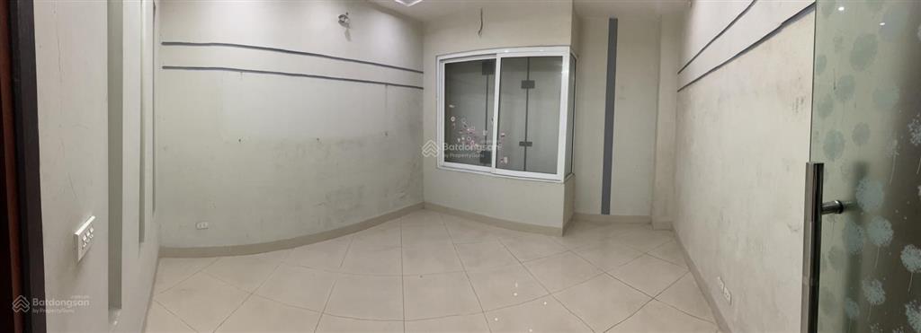 Cho thuê tầng 1 nhà ngõ 36 nguyên hồng  50m²  ngõ rộng 6m  phù hợp kinh doanh, văn phòng