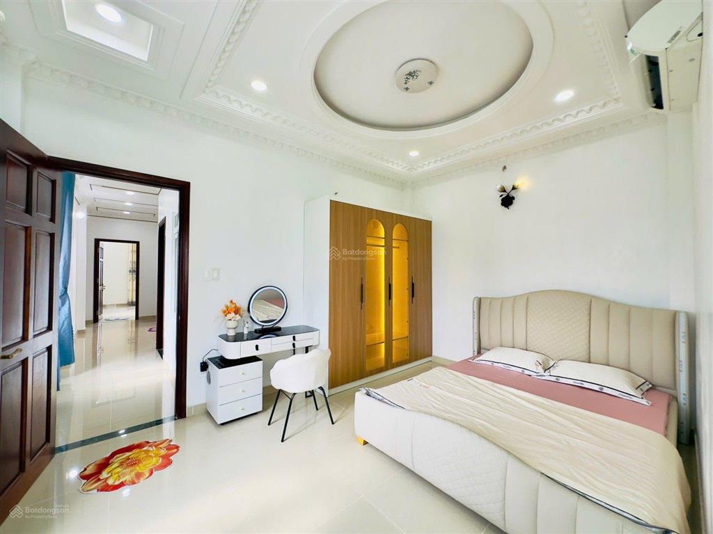 Mặt tiền hiệp thành 13, q12, 4 tầng, 326m2, 6,9x49m  full nội thất xịn  chỉ 19,9 tỷ tl