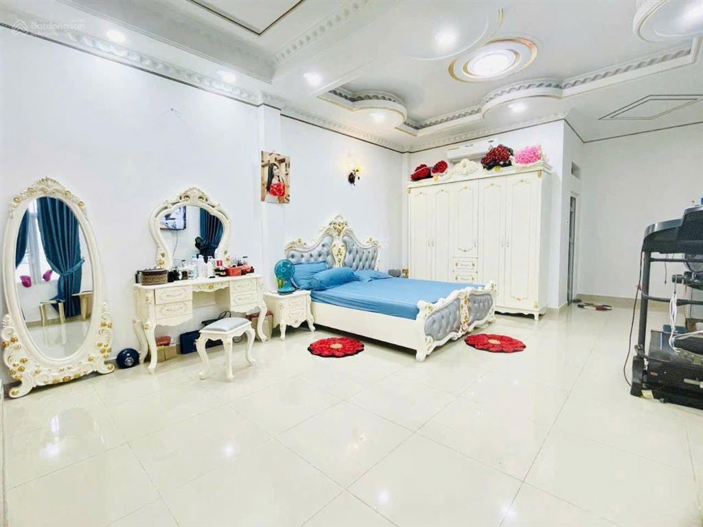 Mặt tiền hiệp thành 13, q12, 4 tầng, 326m2, 6,9x49m  full nội thất xịn  chỉ 19,9 tỷ tl