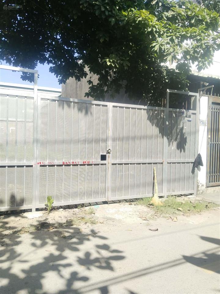 Mặt tiền thạnh lộc q12 kế bên sông sài gòn  đất 132m2 5x26,5 full thổ không lộ giới  chỉ 6,2 tỷ